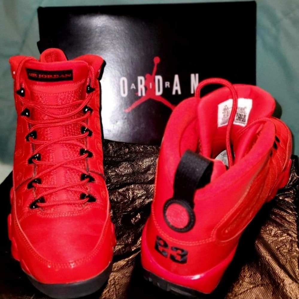 Red Retro 9 Jordan's
